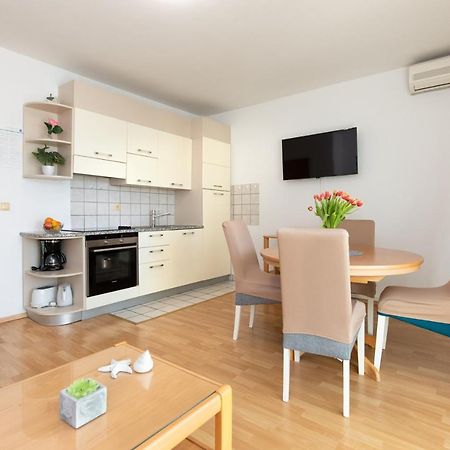 Apartment Filip Krk Town Extérieur photo