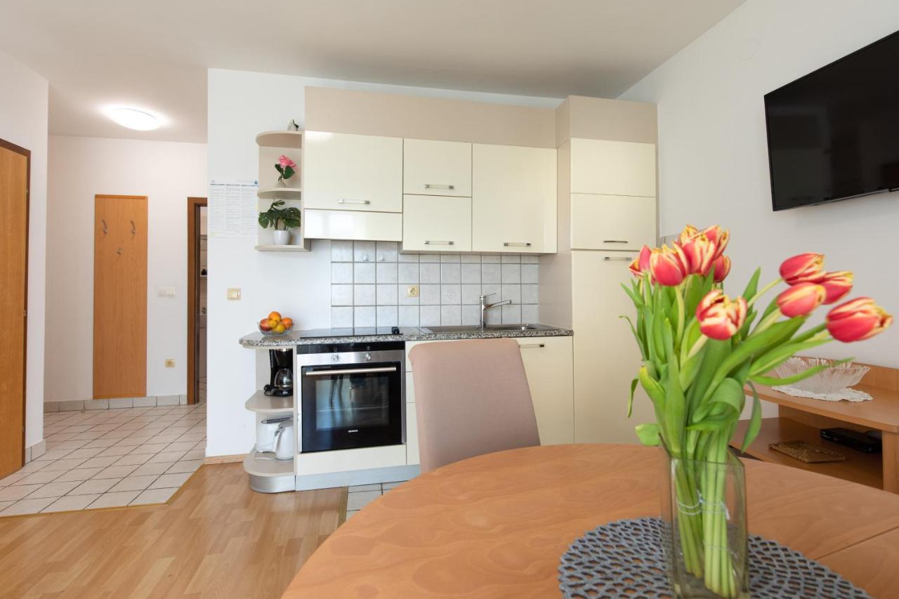 Apartment Filip Krk Town Extérieur photo